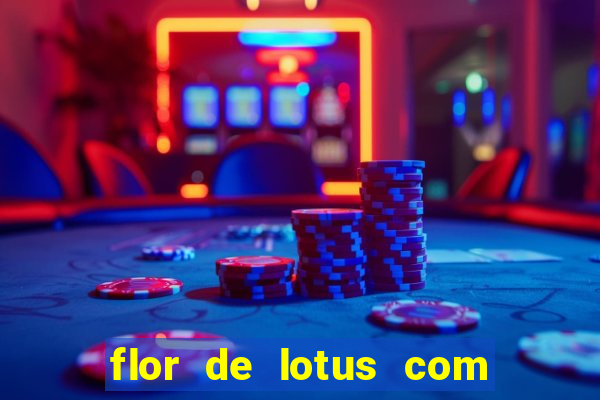 flor de lotus com lua tatuagem